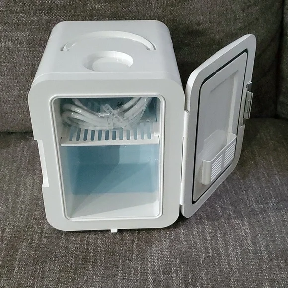 CONAIR: The Beauty Skin Care Fridge